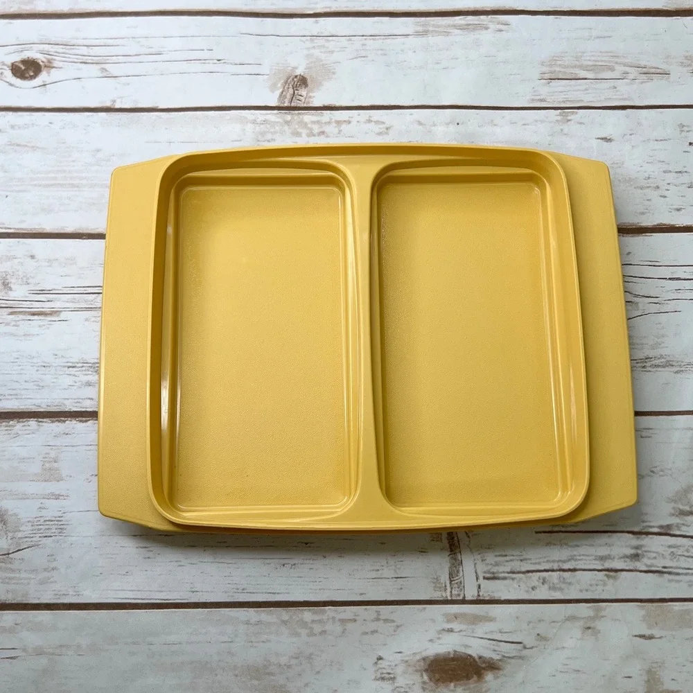 Tupperware Divided Serving Tray Harvest Gold Yellow Vintage 723-2 15 Inch